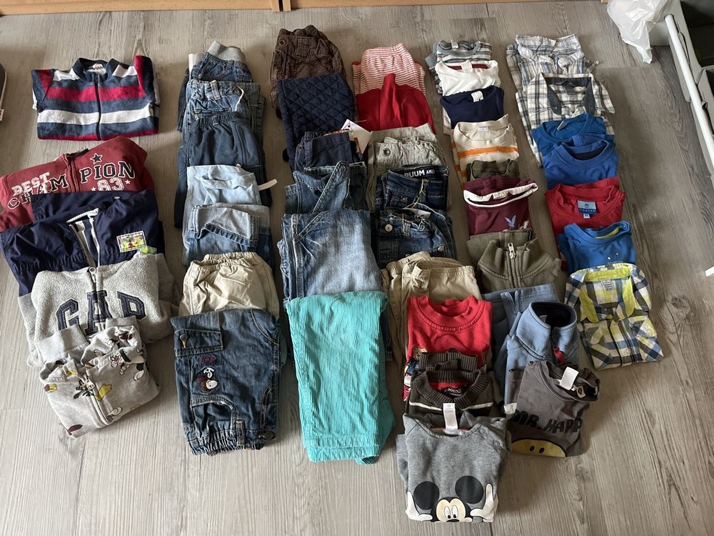 Ensembles coordonnés: Riesenkleiderpaket in der Grösse 80-92 43 Teile – D'occasion à St.Ursen par starjet