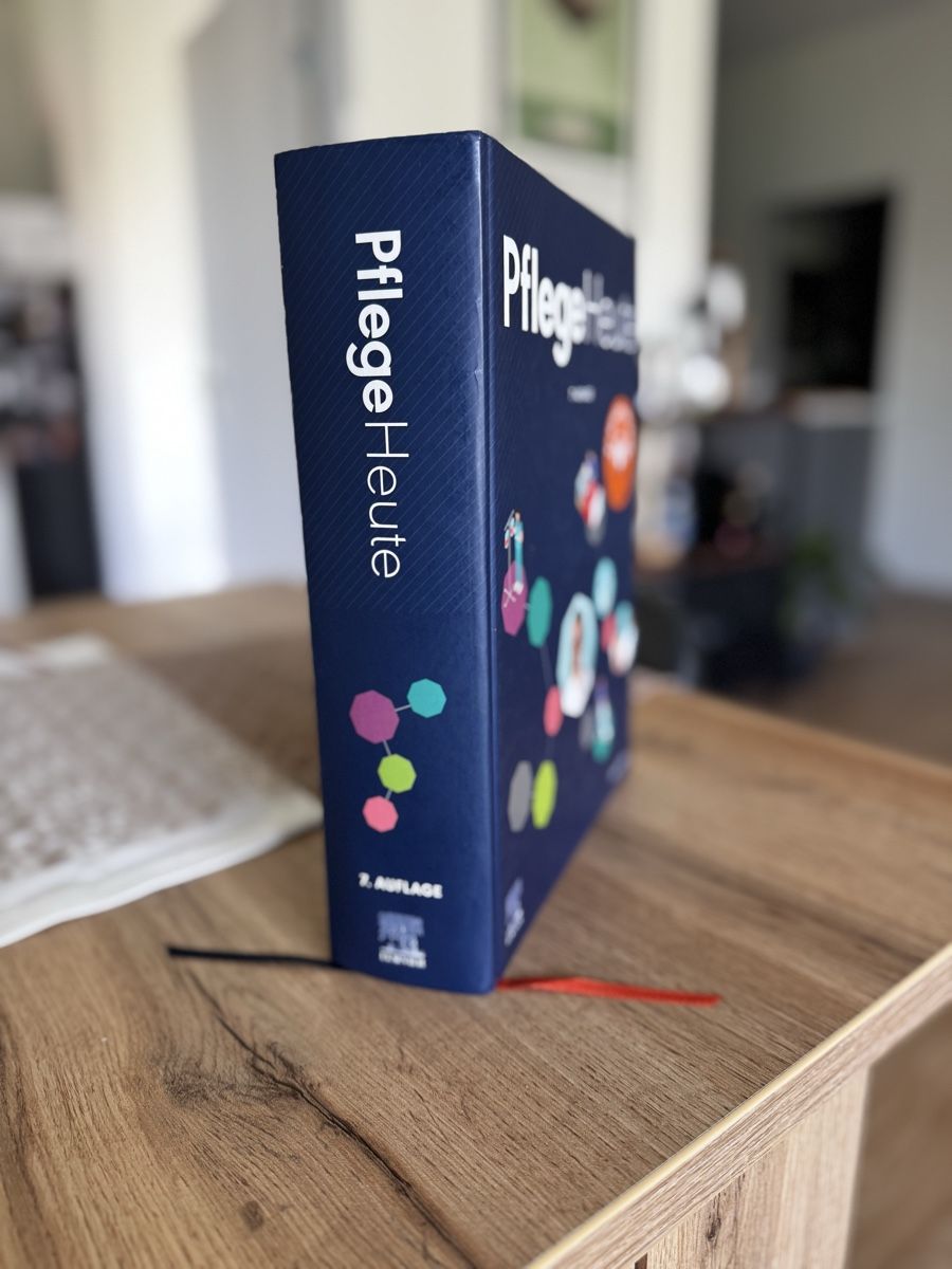 Libri: PflegeHeute 7. Auflage Elsevier Verlag – Usato da Zürich venduto da Doeme1999