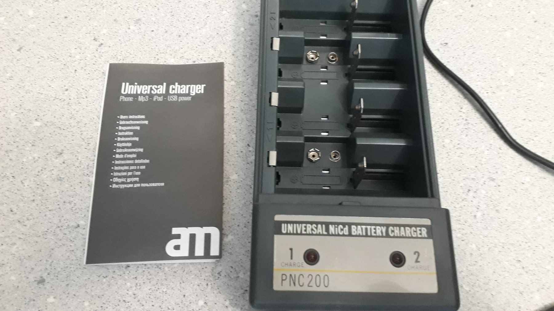 Philips Caricatori & Batterie: PHILIPS Universal NiCd Battery Charger PNC200 – Usato da Stäfa venduto da Supertramp73 3