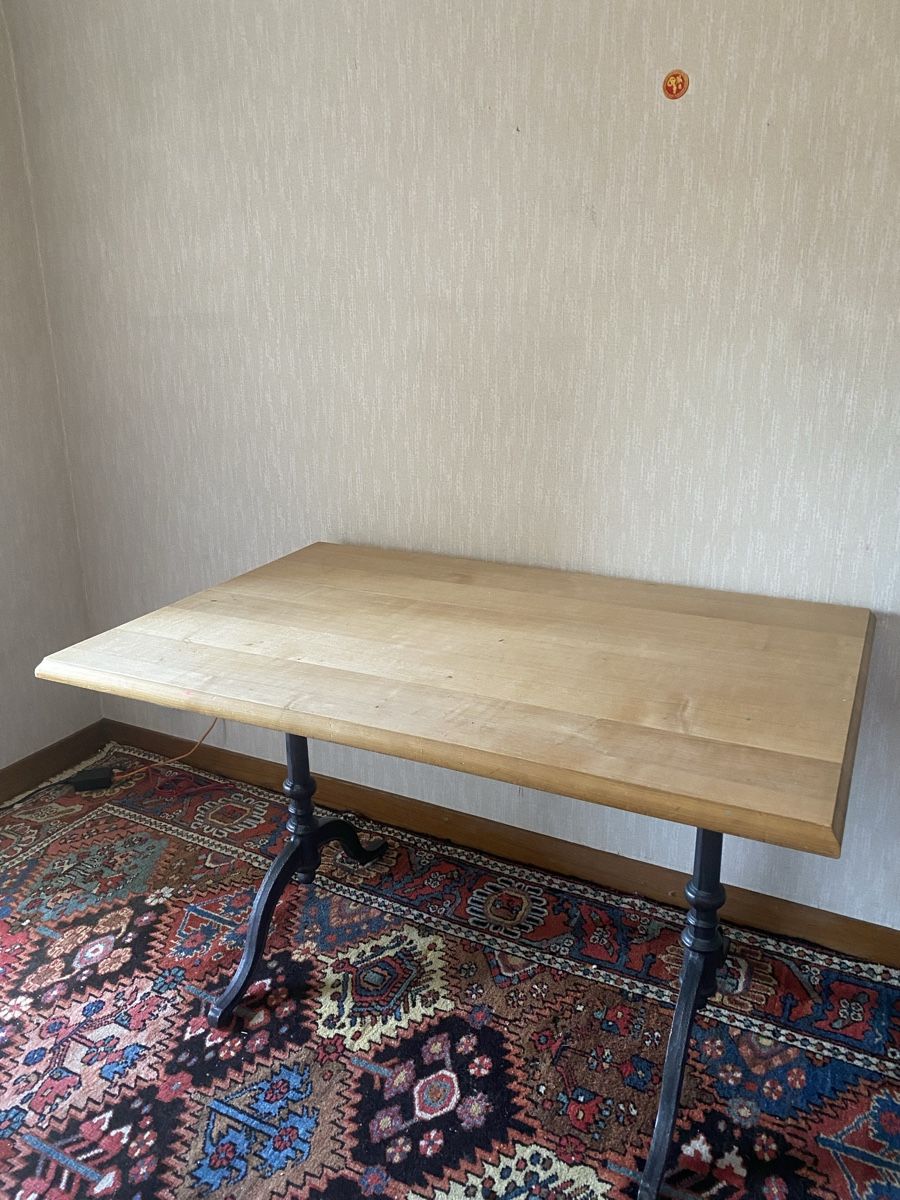 Tische: Tisch kirschholz gussfüsse – Gebraucht aus burgdorf von kaethiduebi