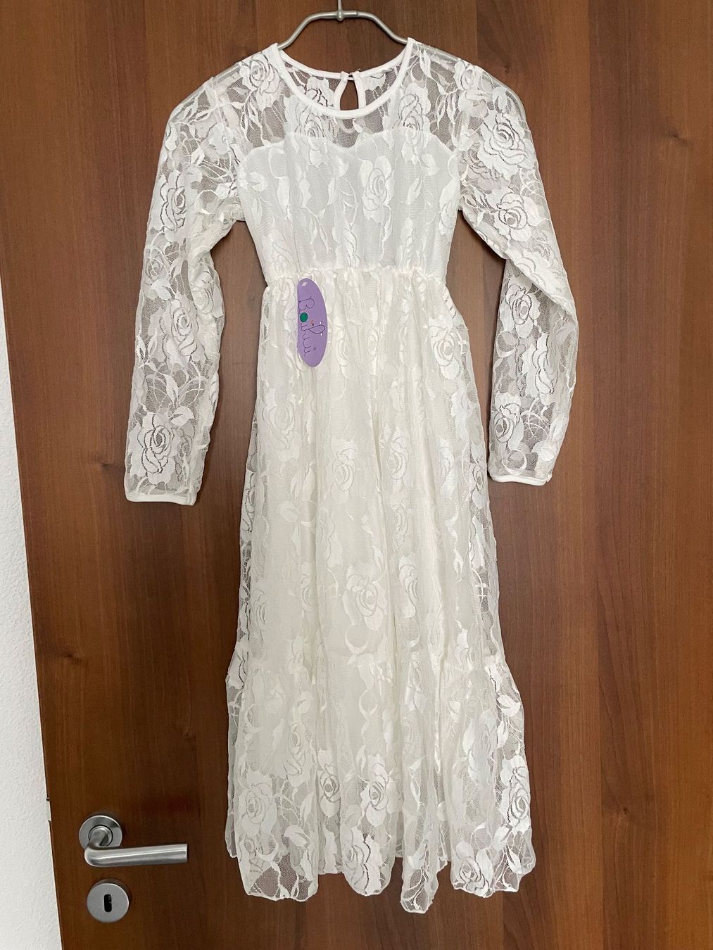 Vestiti & Gonne: Wunderschönes Festkleid, langarm, Spitzen, Grösse 140 – Nuovo (secondo la descrizione) da Neftenbach venduto da RIB123456