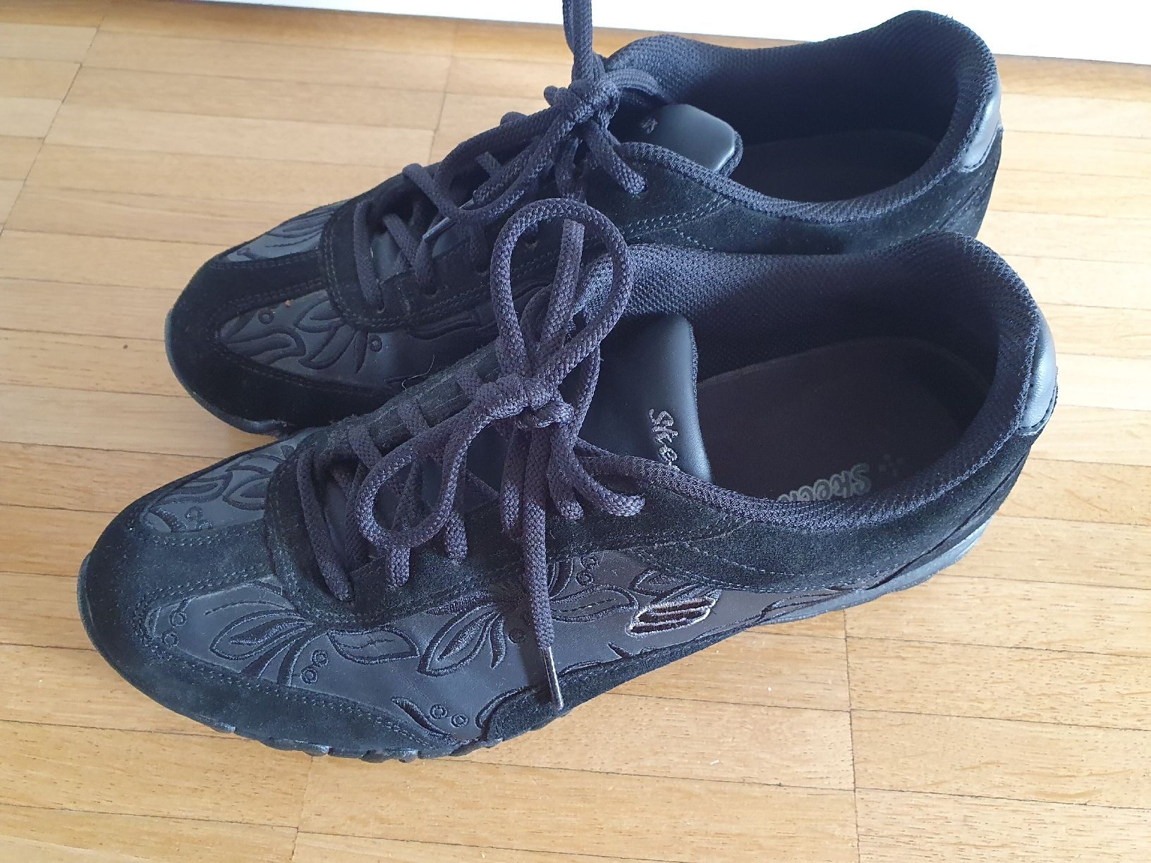 Skechers Damenschuhe: Schwarze Skechers Damenschuhe – Gebraucht aus Laufenburg von megane1959 1