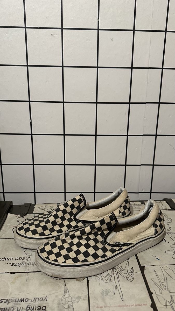 Vans Scarpe da uomo: Classic Vans Slip-Ons: Black & White Checkered, Size 42 – Nuovo (secondo la descrizione) da Genève venduto da ravehotline