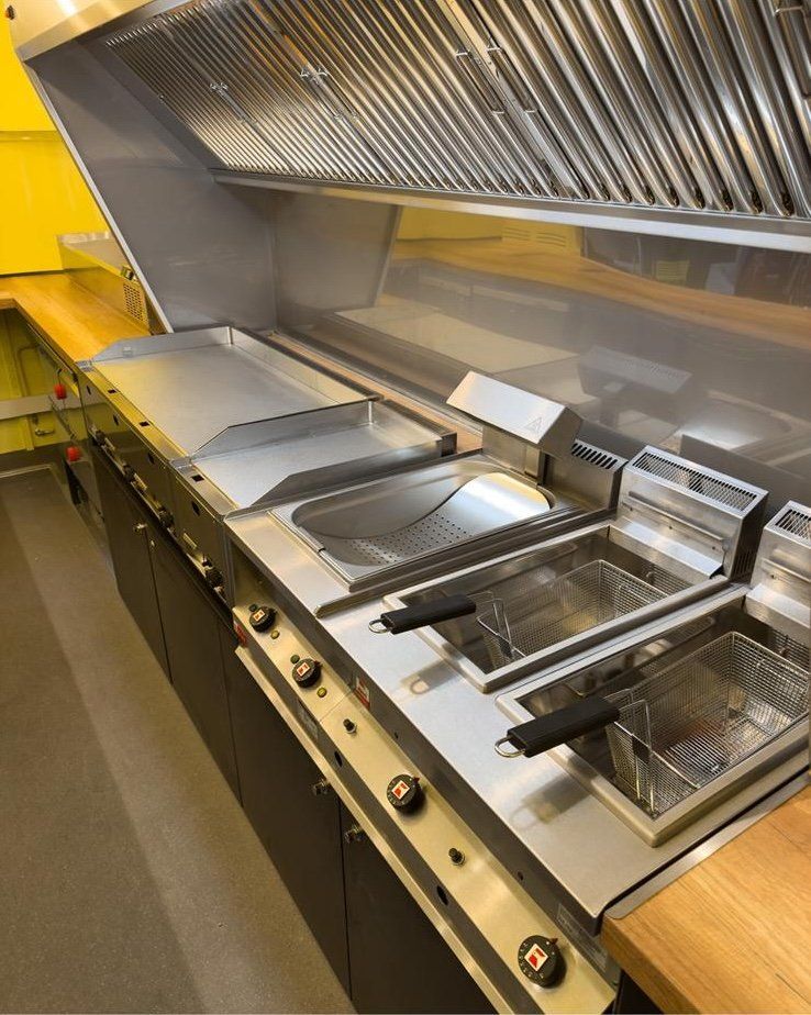 Rimorchi: RETRO LINER XL FOOD TRAILER – Usato da Kriens venduto da Ediii03 1