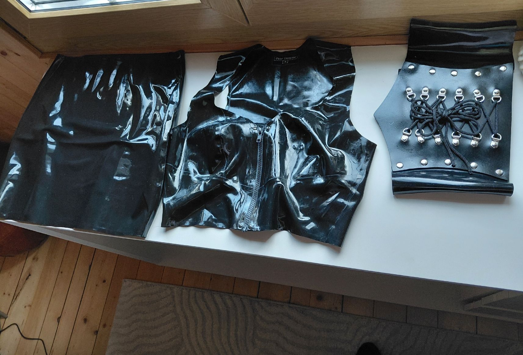 Lotti di vestiti: Latex-Set Peter Domenie Gr. M – Usato da St. Margrethenberg venduto da lte_qb5b 1