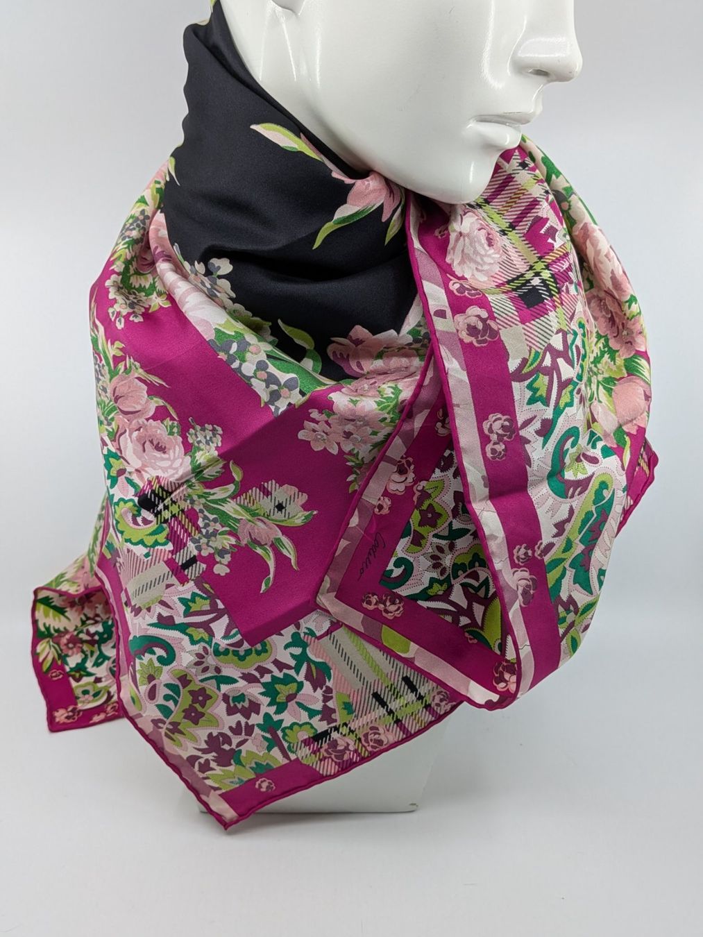 Foulard & Sciarpe: Foulard Codello – Usato da Emmen venduto da magelan