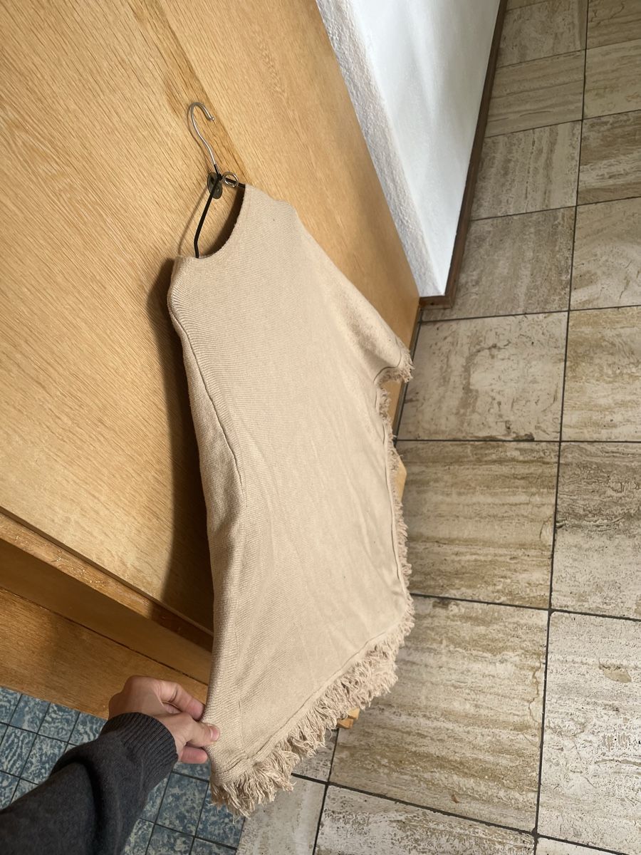 Altro in  Abbigliamento & Accessori: Beige poncho – Nuovo (secondo la descrizione) da Zürich venduto da kin_rpq8 1