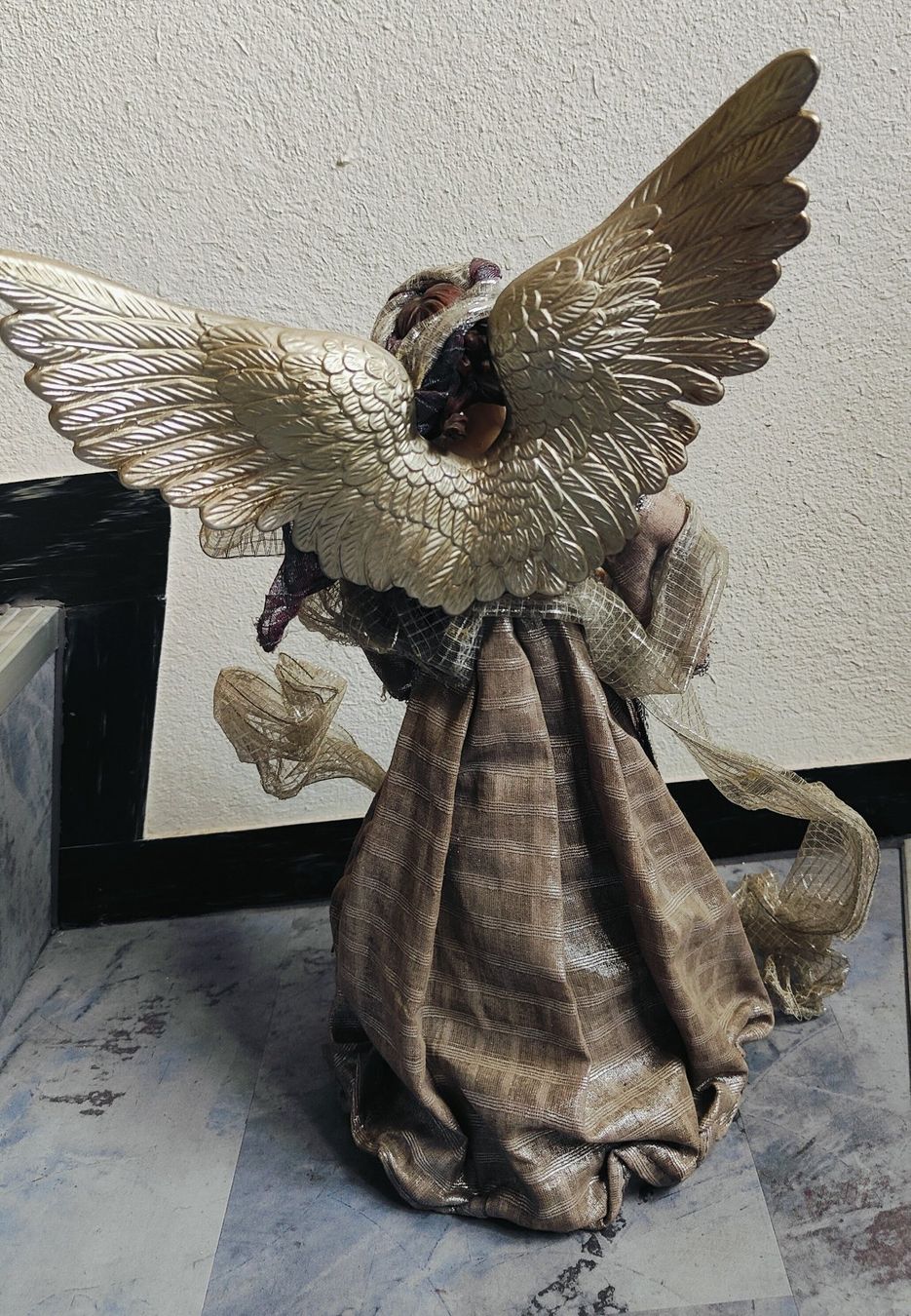 Statuette: Dekorative Engelsfigur mit Stoff, 35.5cm – Usato da Herbetswil venduto da Keltka9 2