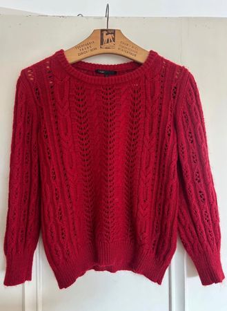 maje - Roter Strickpullover mit Lochmuster