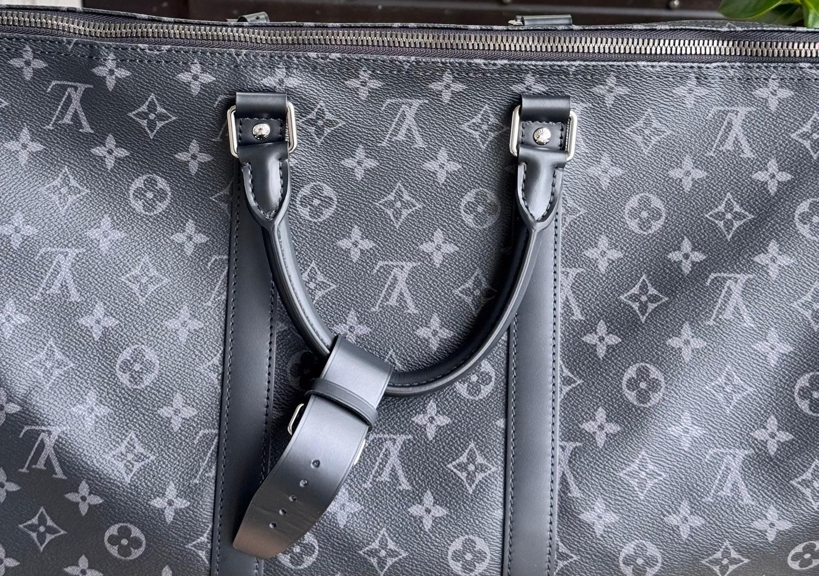 Louis Vuitton Borse: Louis Vuitton Keepall 55 – Nuovo (secondo la descrizione) da Mörschwil venduto da anikhund1 1