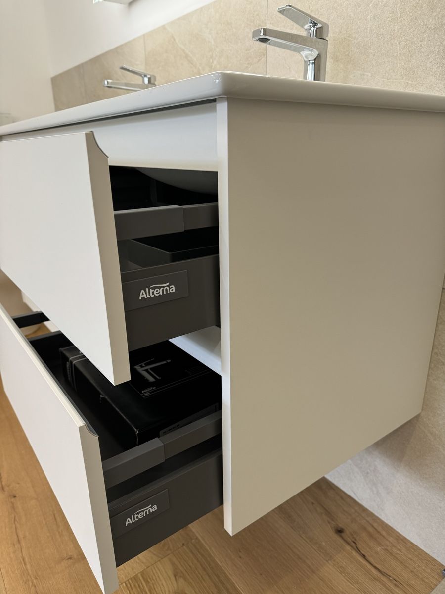 Alterna Mobili per bagno: Alterna Waschtischmöbel inkl.Illuminato Plus Spiegelschrank – Nuovo (secondo la descrizione) da Amriswil venduto da deluxe_bad 4