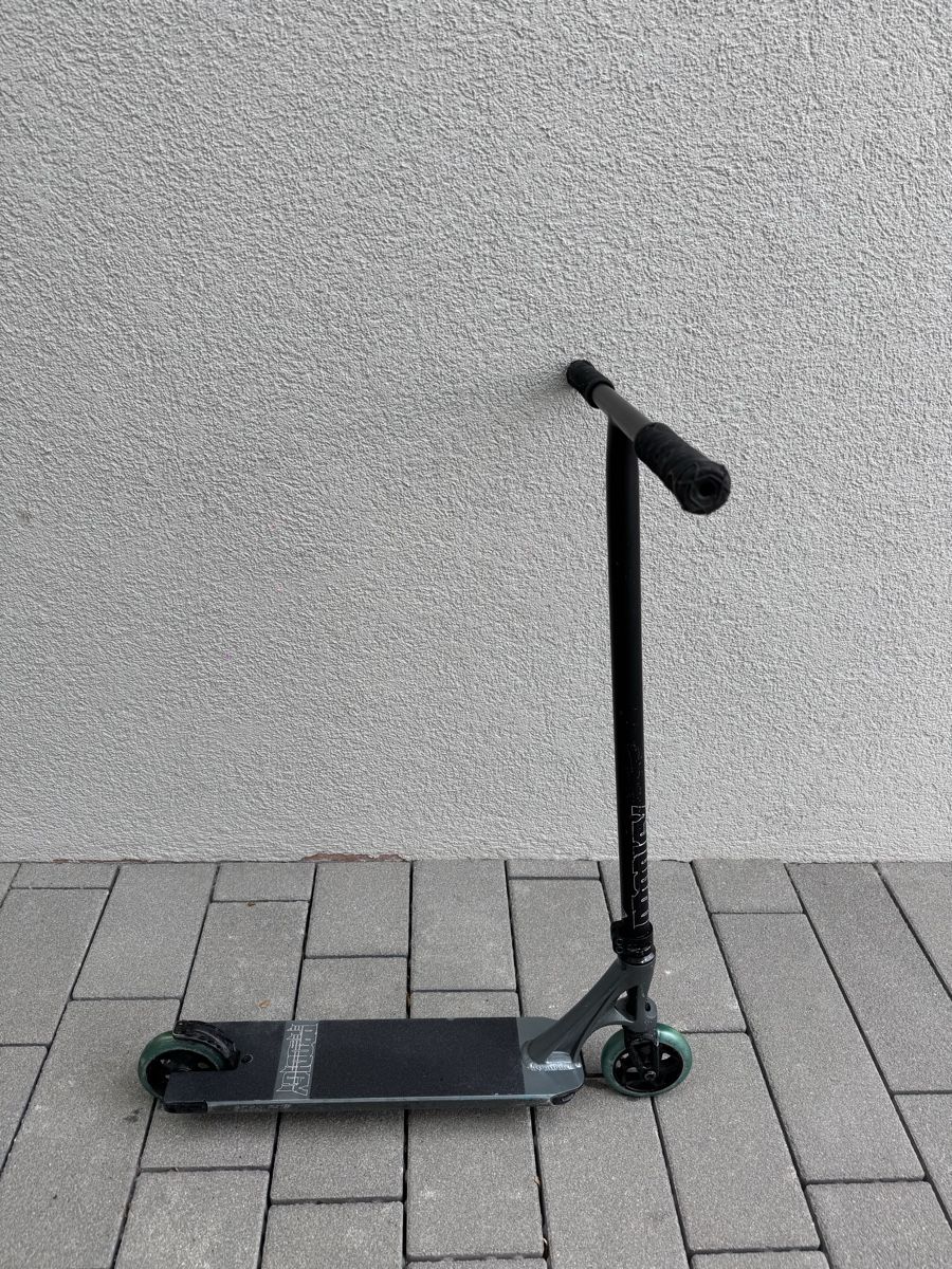 Kickboard: Blunt Street Scooter – Usato da Meggen venduto da m.luzern