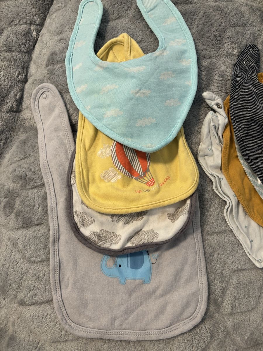Baby-Mahlzeiten: Babylätzchen/ Halstuch zu verkaufen  – Gebraucht aus Gerlafingen von man_gnw5 2