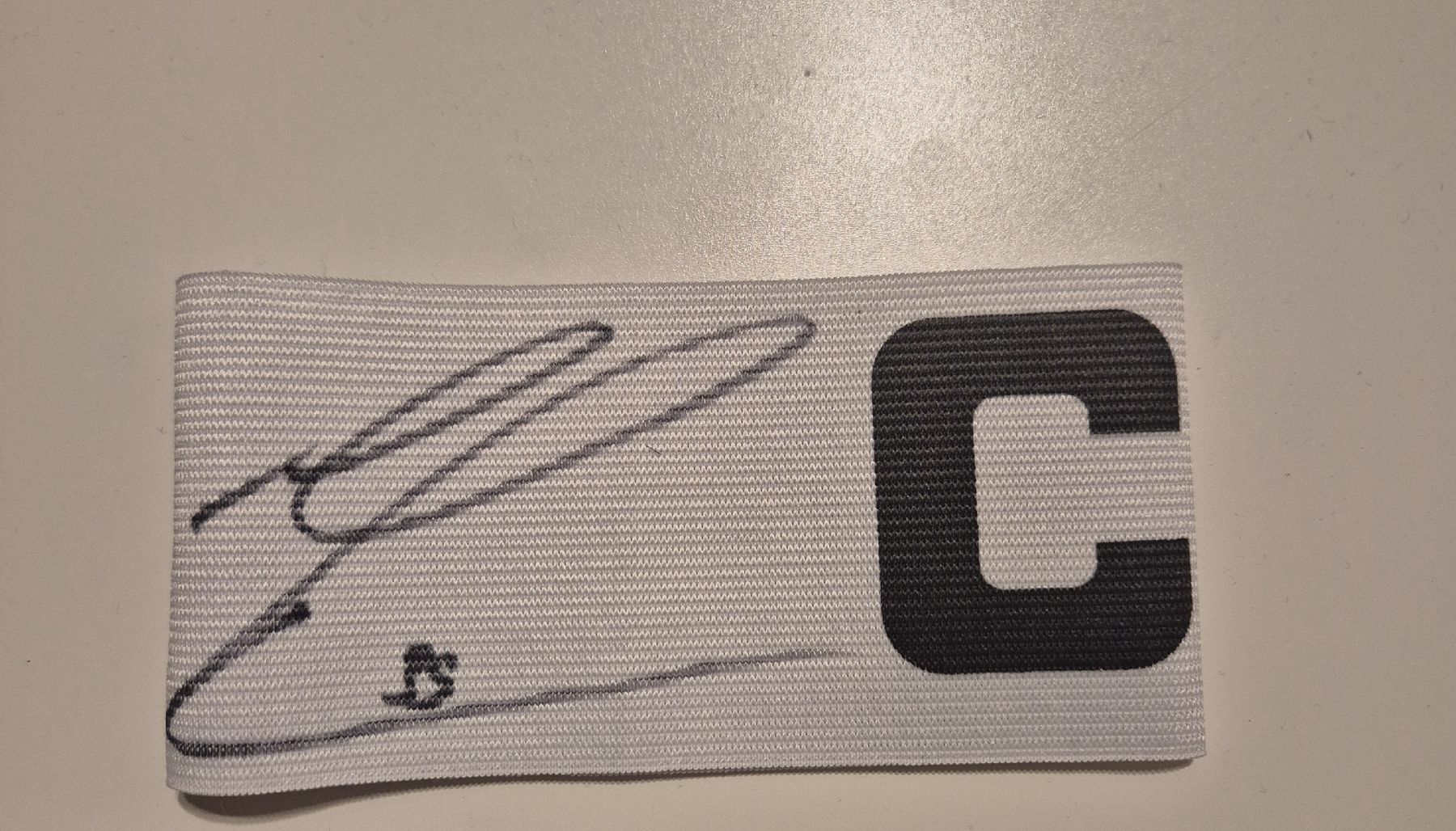 Autografi: Signierte Captain Binde Benjamin Henrichs – Nuovo (secondo la descrizione) da Langenthal venduto da DreamSignsCH