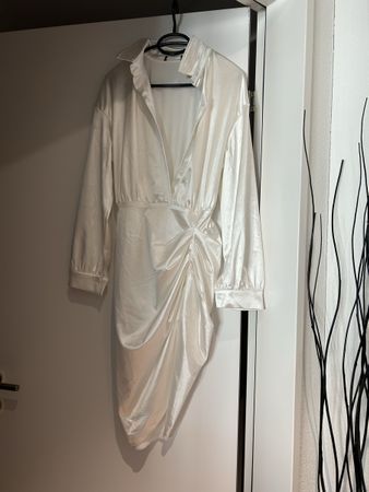 Elegantes, weisses Kleid - Grösse s nie angezogen 