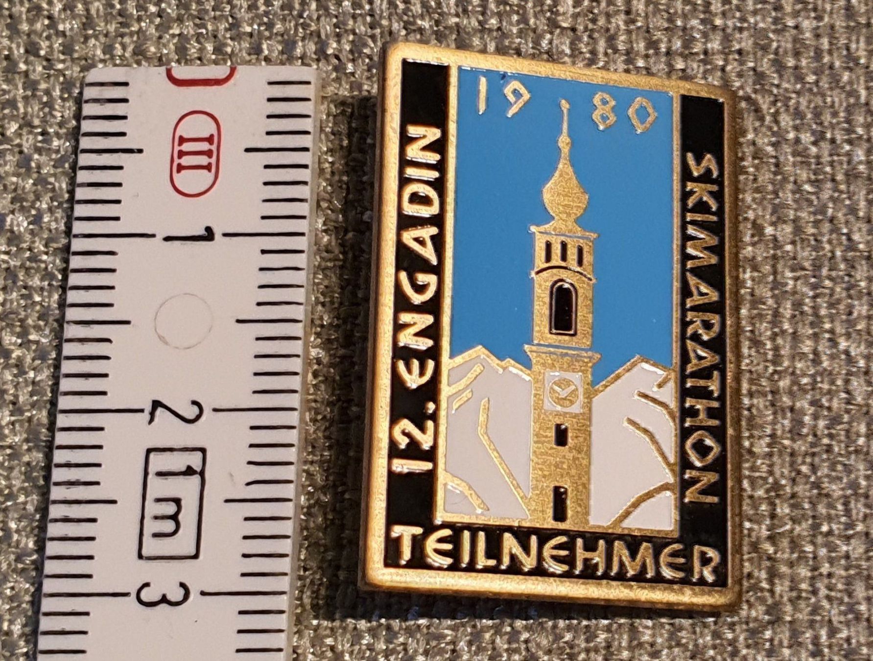 Placchette & Badge: D132 - Engadin Skimarathon 1980 Schweiz – Usato da Reinach BL venduto da Boston-Verkauf 3