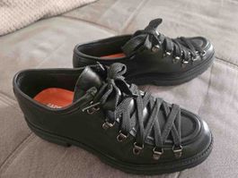Halbschuhe Leder schwarz Schnürung neuwertig