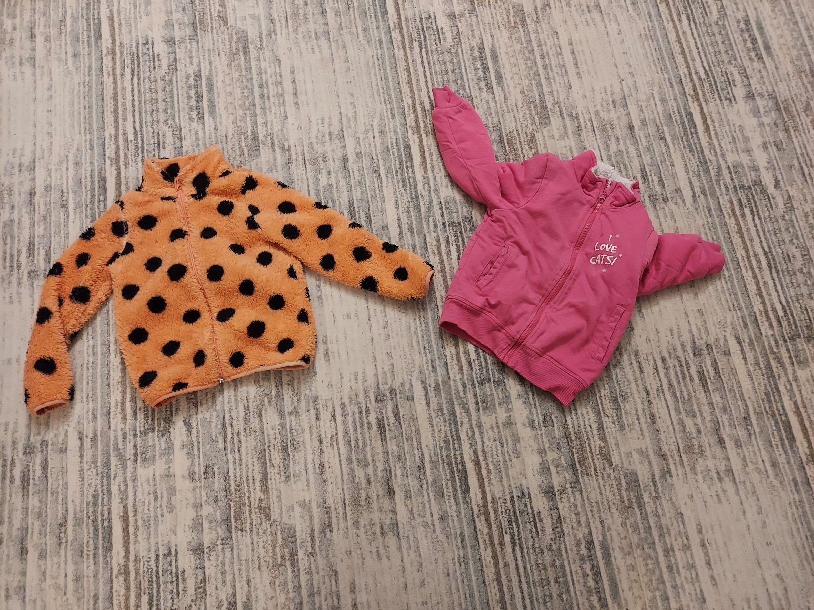 Lotti & Set di vestiti: 2 Mädchen Jacken Herbst Gr. 110/116 – Usato da Glattpark(Opfikon) venduto da Uthyla 1