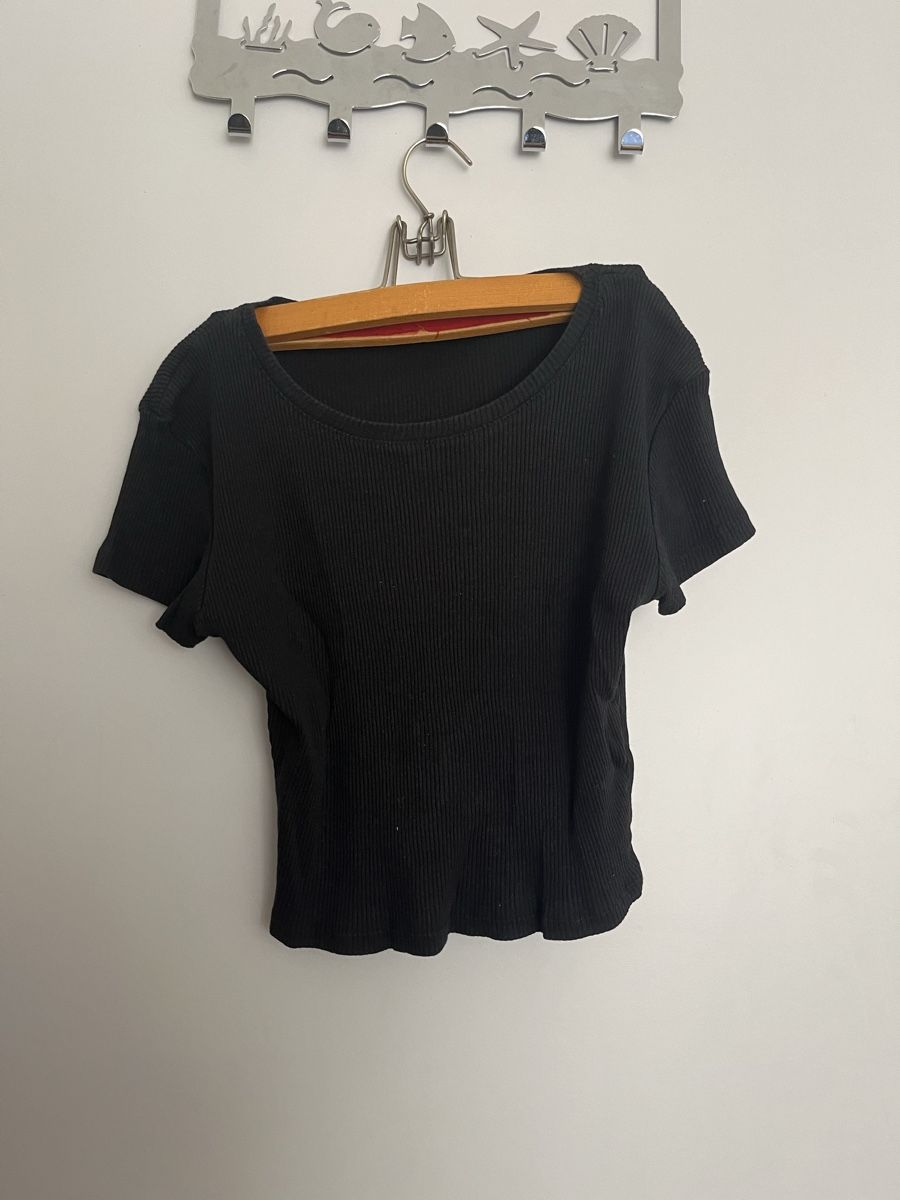 Top: Crop T-Shirt – Usato da Bellikon venduto da Ruth_62