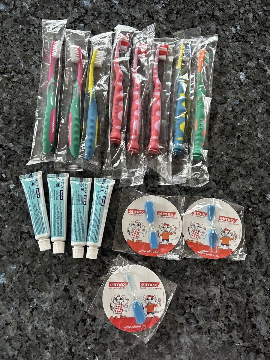 Cura dei denti: 15-teiliges Candida Kinder Zahnpflege Set – Nuovo e nell'imballaggio originale da Beatenberg venduto da buy2you 2