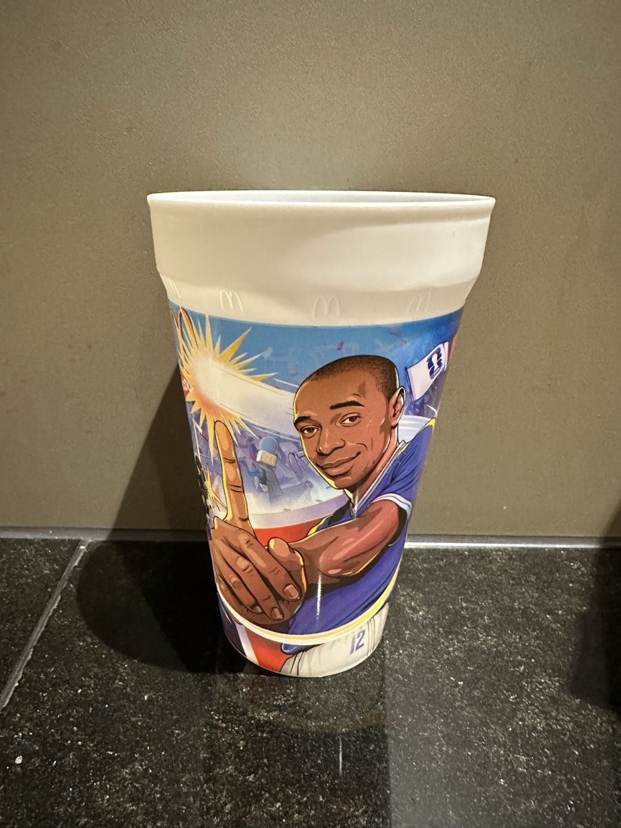 Recipients et similaires: McDonalds Becher Henry neu – Neuf (Voir description) à Goldau par meu_7vy8