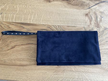 Dunkelblaue Clutch, Kennel & Schmenger