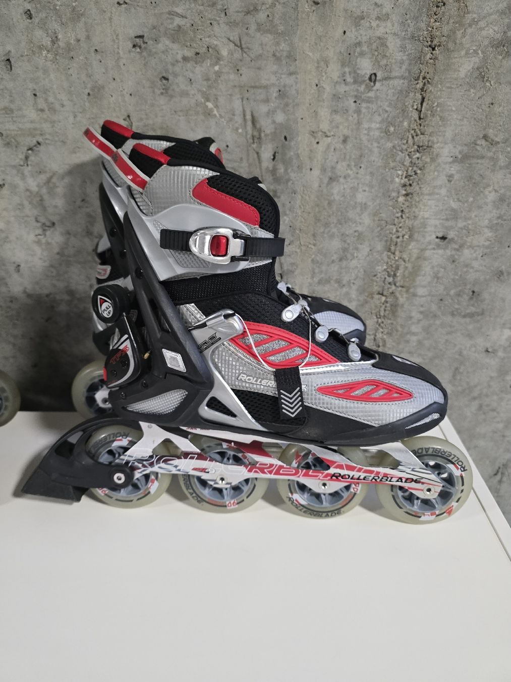 Patins à roul. & inline: Rollerblade Crossfire RS 500 Inline Skates Gr.43 – D'occasion à Flamatt par Tyrael01