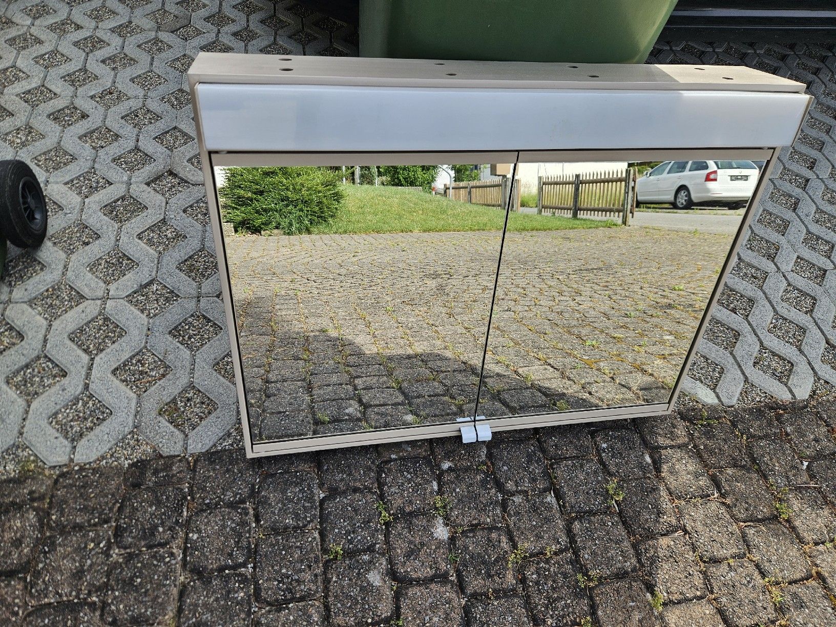 Armoires miroirs: Spiegelschrank – D'occasion à Bellach par mas_hqw8