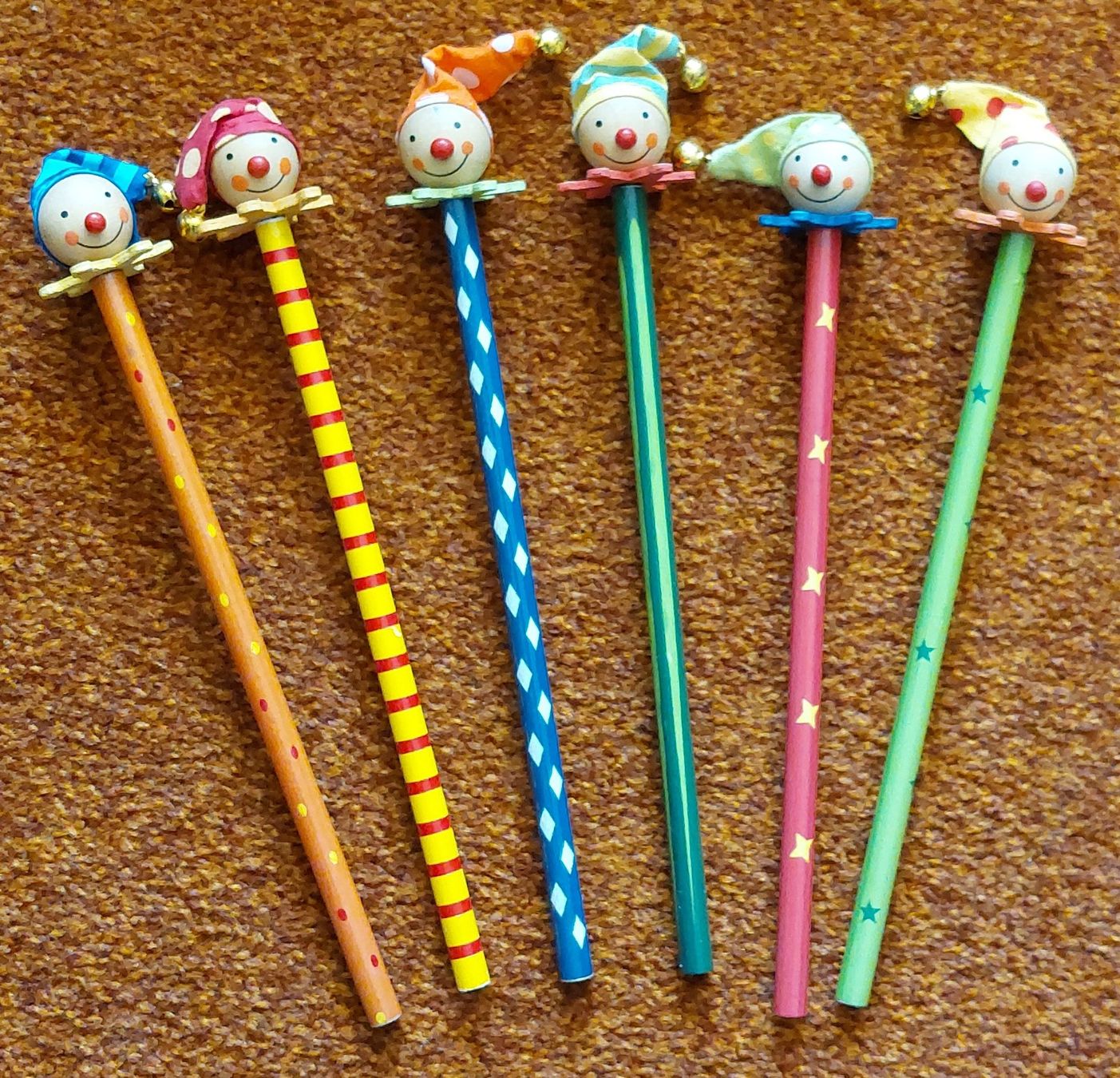 Giocattoli: Kinderbleistift mit Clowns und Glöckchen – Nuovo (secondo la descrizione) da Unterseen venduto da Ruia3333