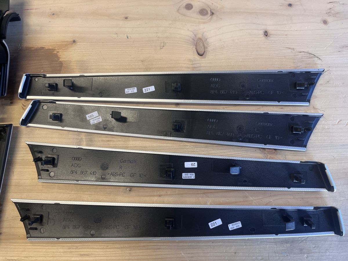 Audi Toutes les pièces auto: Garniture interne Audi A3/S3/Rs3 8P – D'occasion à Lausanne par kamikazy 7