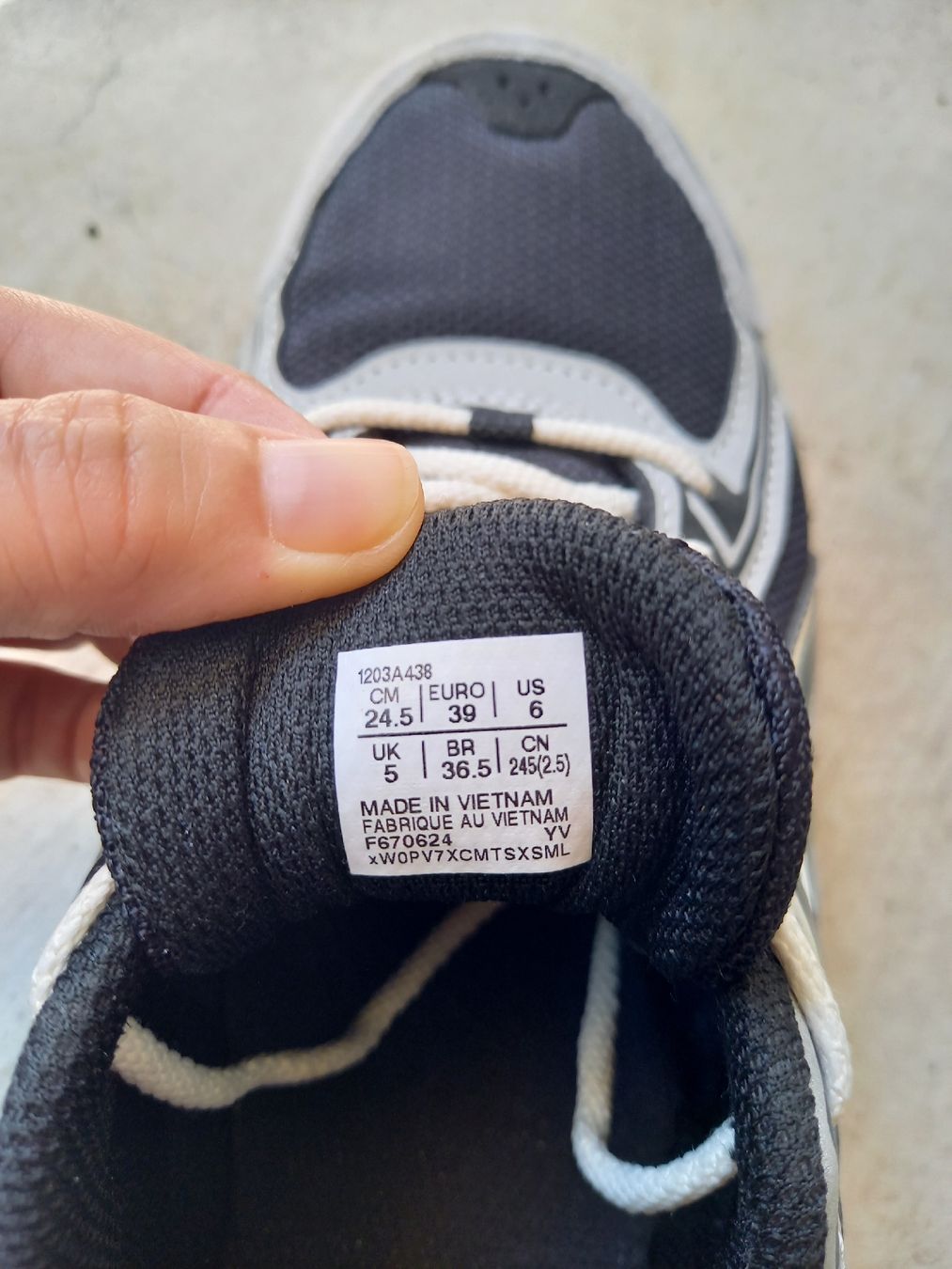 Asics Scarpe da uomo: Asics Gel Venture 6, Gr. 39 – Nuovo (secondo la descrizione) da Zürich venduto da Veramone 5