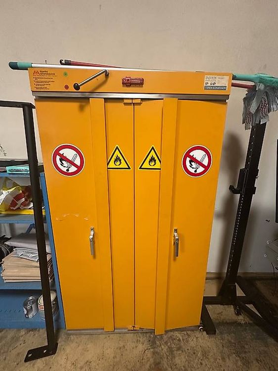 Düperthal Gefahrenschrank Typ DIN 12925 Typ90 (Gebraucht) in Winterthur ...
