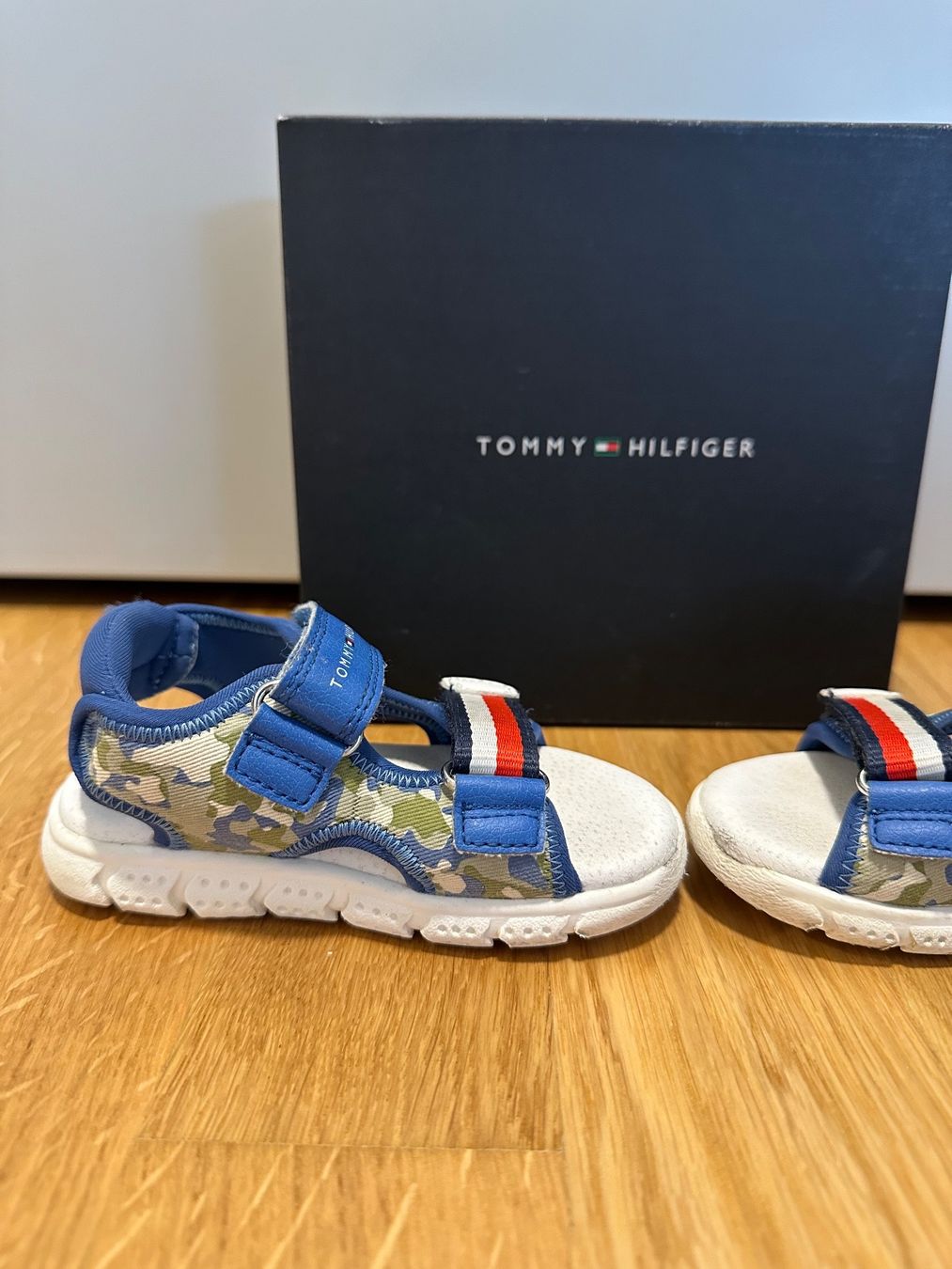 Tommy Hilfiger Schuhe für Jungen: Sandalen Tommy Hilfiger Gr. 21 – Gebraucht aus Unterägeri von StefanGekko 5