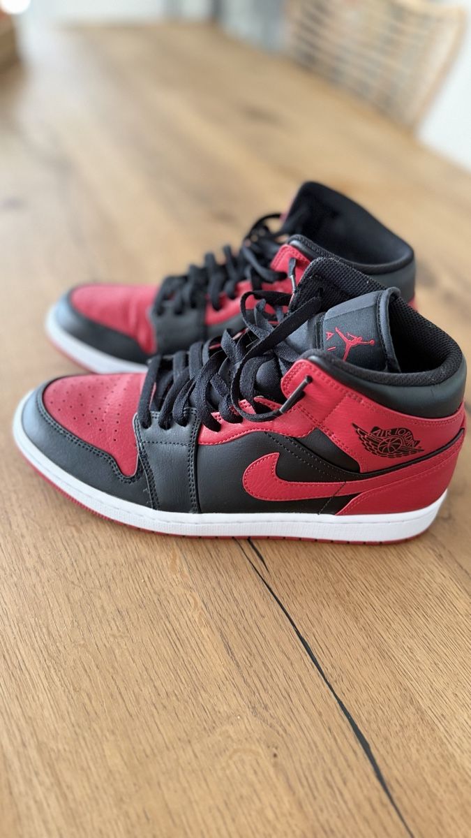 Jordan Scarpe da uomo: Air Jordan 1 Mid "Banned" – Nuovo (secondo la descrizione) da Paudex venduto da Its_sorayadasilva