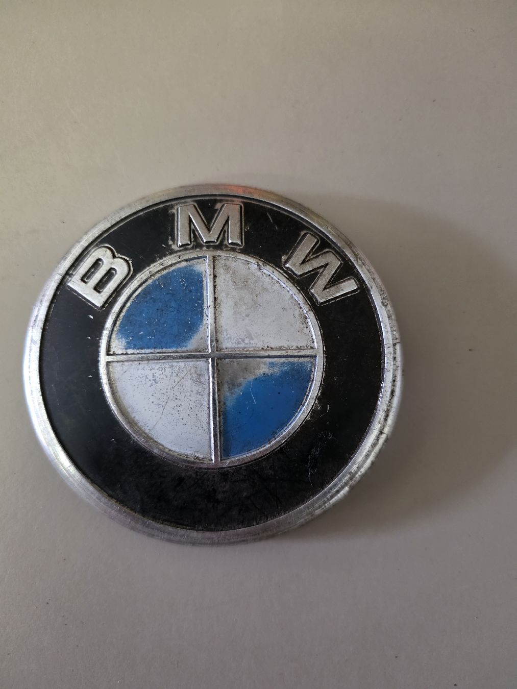 Tutti pezzi di ricambio auto: BMW Emblem Auto – Usato da Dorf venduto da Echo_Elements