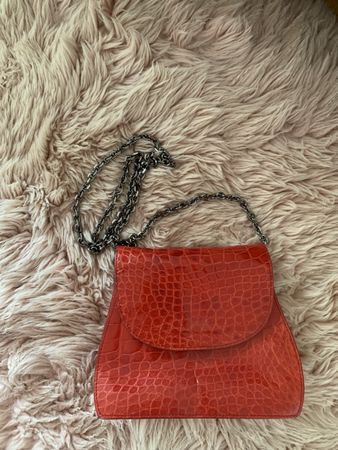 Yara Bashoor leder tasche