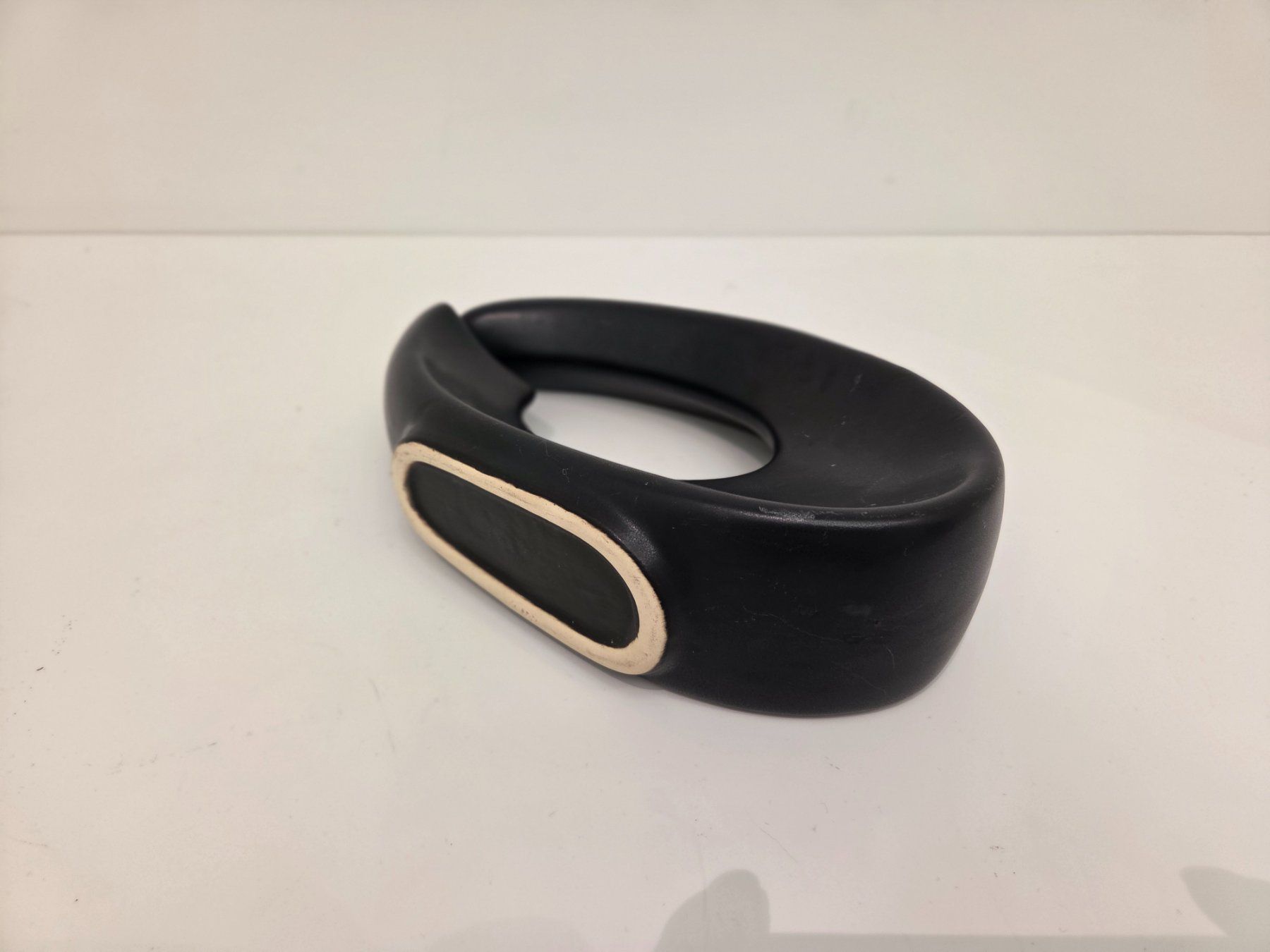 Vasi & Recipienti: Vintage Assymmetrical Gloss Black Ikebana Vase – Usato da Gersau venduto da pd-design-and-art 7