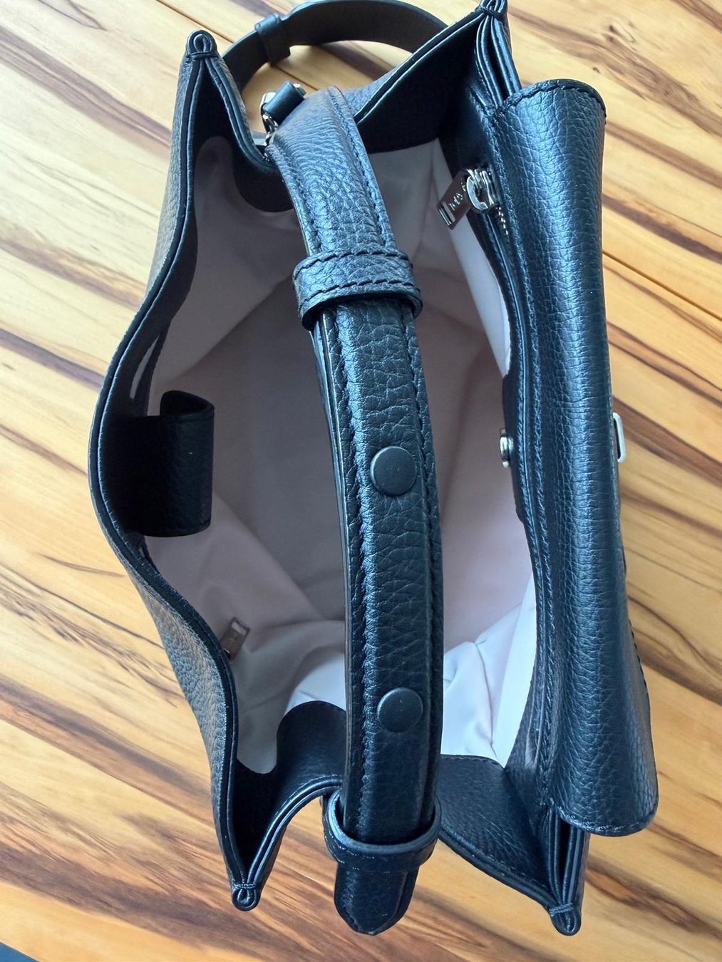 Tod'S Borse da donna: Tod's Handtasche aus Leder, schwarz – Usato da Liestal venduto da KUBULI28 3