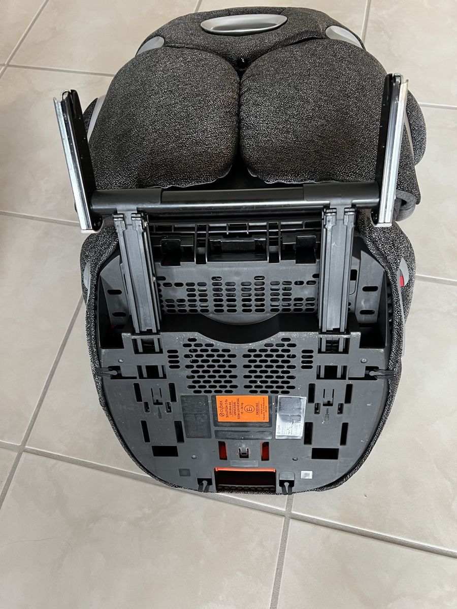 Cybex Auto-Kindersitze: Cybex Solution Z-Fix Plus, Farbe: Manhatten Grey – Gebraucht aus Wallisellen von SPKWichtel 4