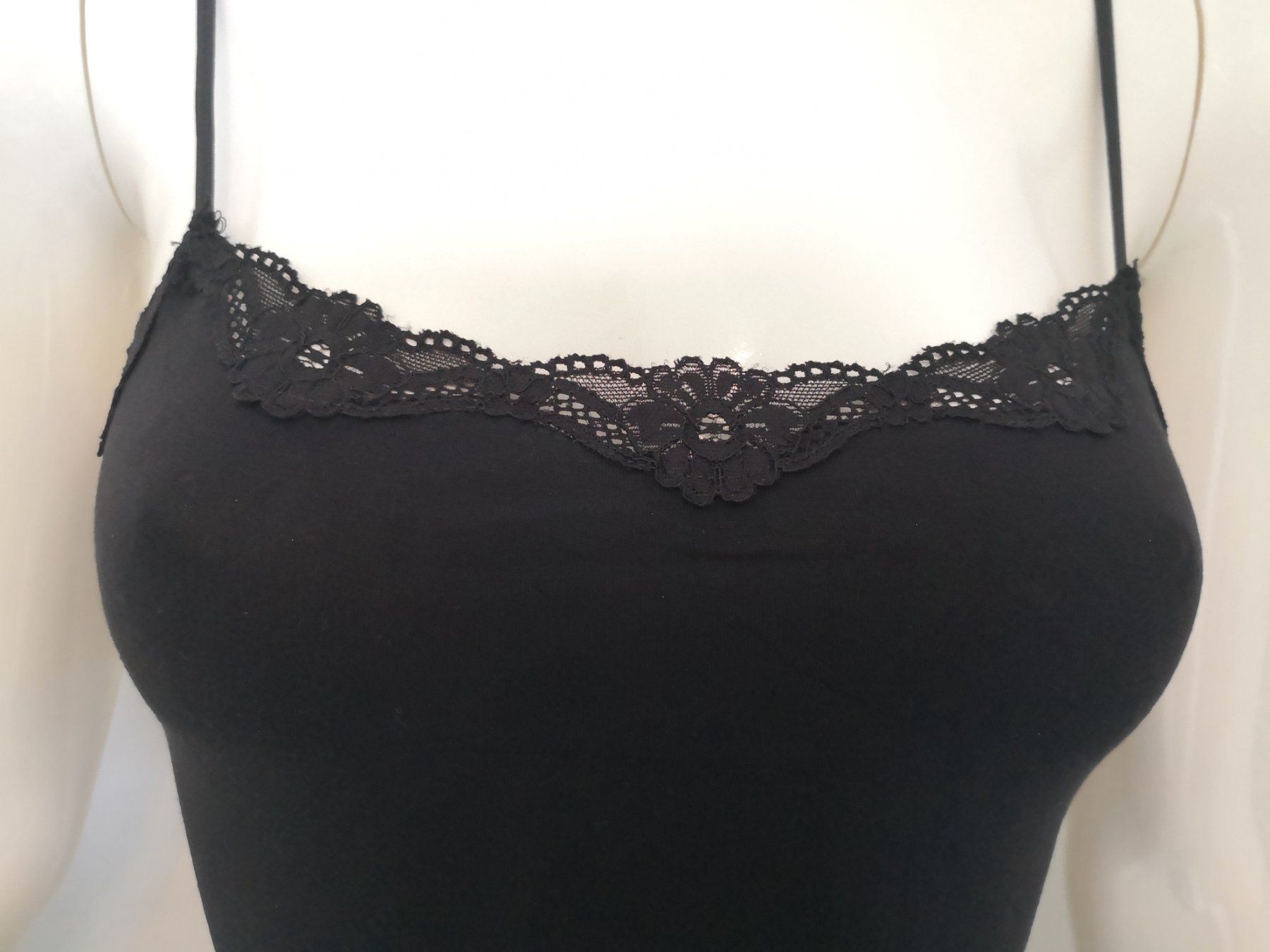 Mango Top: 🤩MANGO TOP STRETCH SCHWARZ MIT SPITZE – Nuovo (secondo la descrizione) da Olten venduto da Naja-Twins-Twins 8