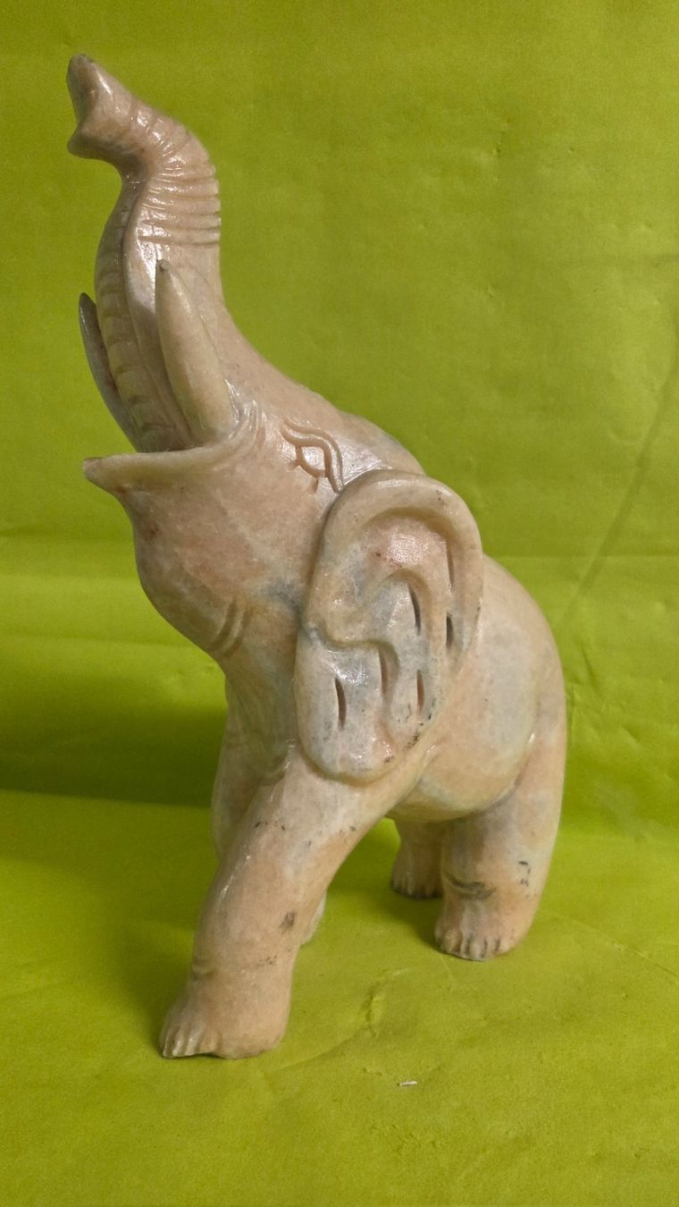 Skulpturen & Statuen: Schöner Elefant aus Marmor 30cm – Neu (gemäss Beschreibung) aus Roggliswil von Mabelco 1