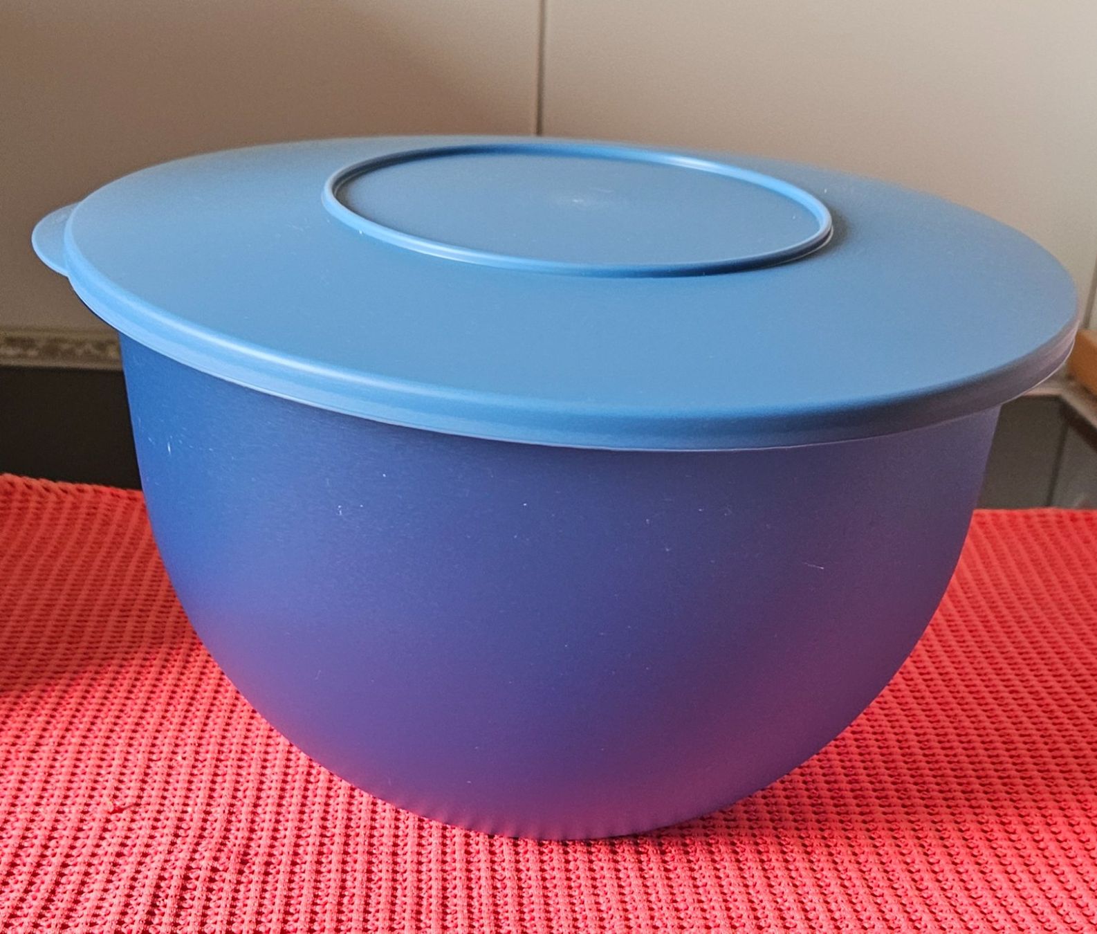 Tupperware Contenitori & Simili: Aqua Schüssel 4.3l – Nuovo e nell'imballaggio originale da Hasle b. Burgdorf venduto da buddle32 1
