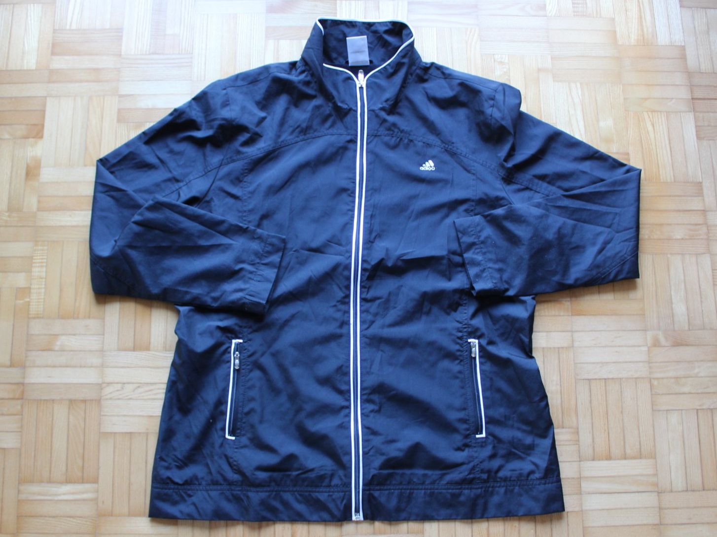 Adidas Giacche: Adidas Jäggli 46 mit Briefpost – Usato da Walliswil-Nbipp venduto da Speer516