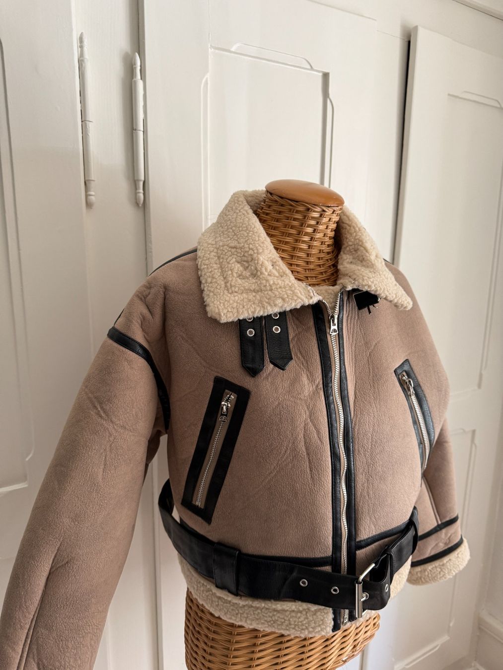 Giacche: Cropped Jacke beige XS – Usato da Zürich venduto da Diazaio 1