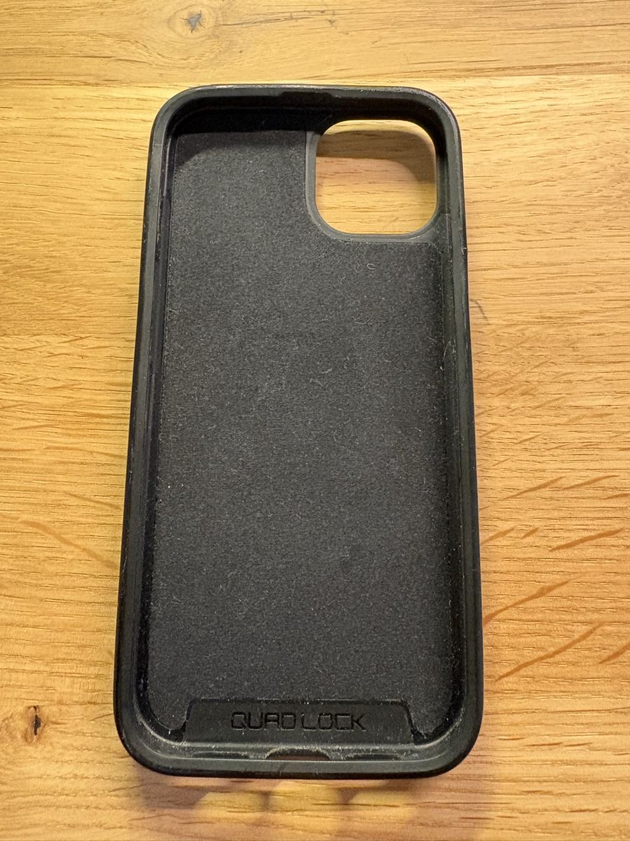 Quad Lock Covers & Schutzfolien: Quad Lock Hülle iPhone 13 – Gebraucht aus Hinwil von YoloSwaggot 1