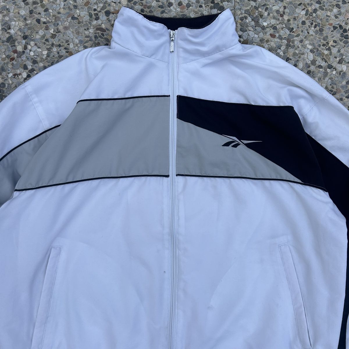 Reebok Giacche: Vintage Reebok Track Jacket White – Usato da brent venduto da fukusapes 1