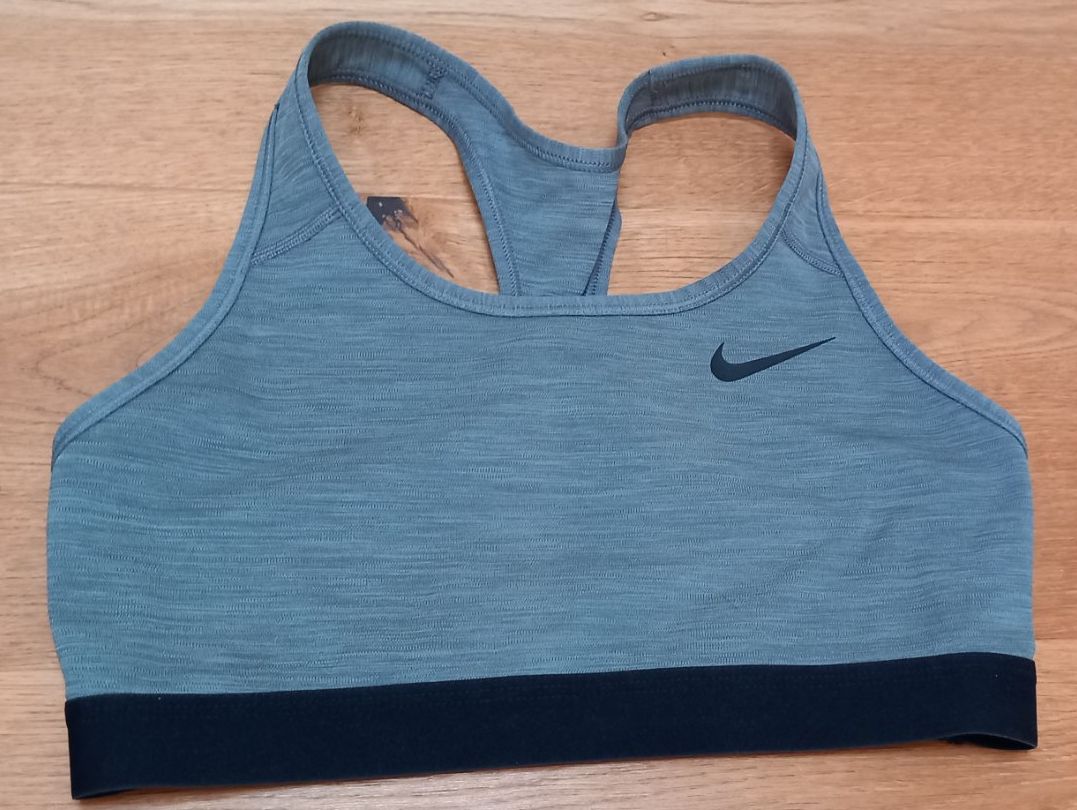 Nike Tops: Sport Bra von Nike – D'occasion à Gais par LeonieM01