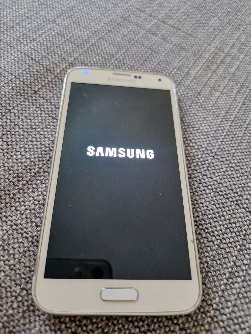 Samsung Telefoni cellulari / Smartphones: Samsung Smartphone Galaxy S5 weiss gebraucht – Usato da Reinach BL venduto da Tinkerbelly27 3