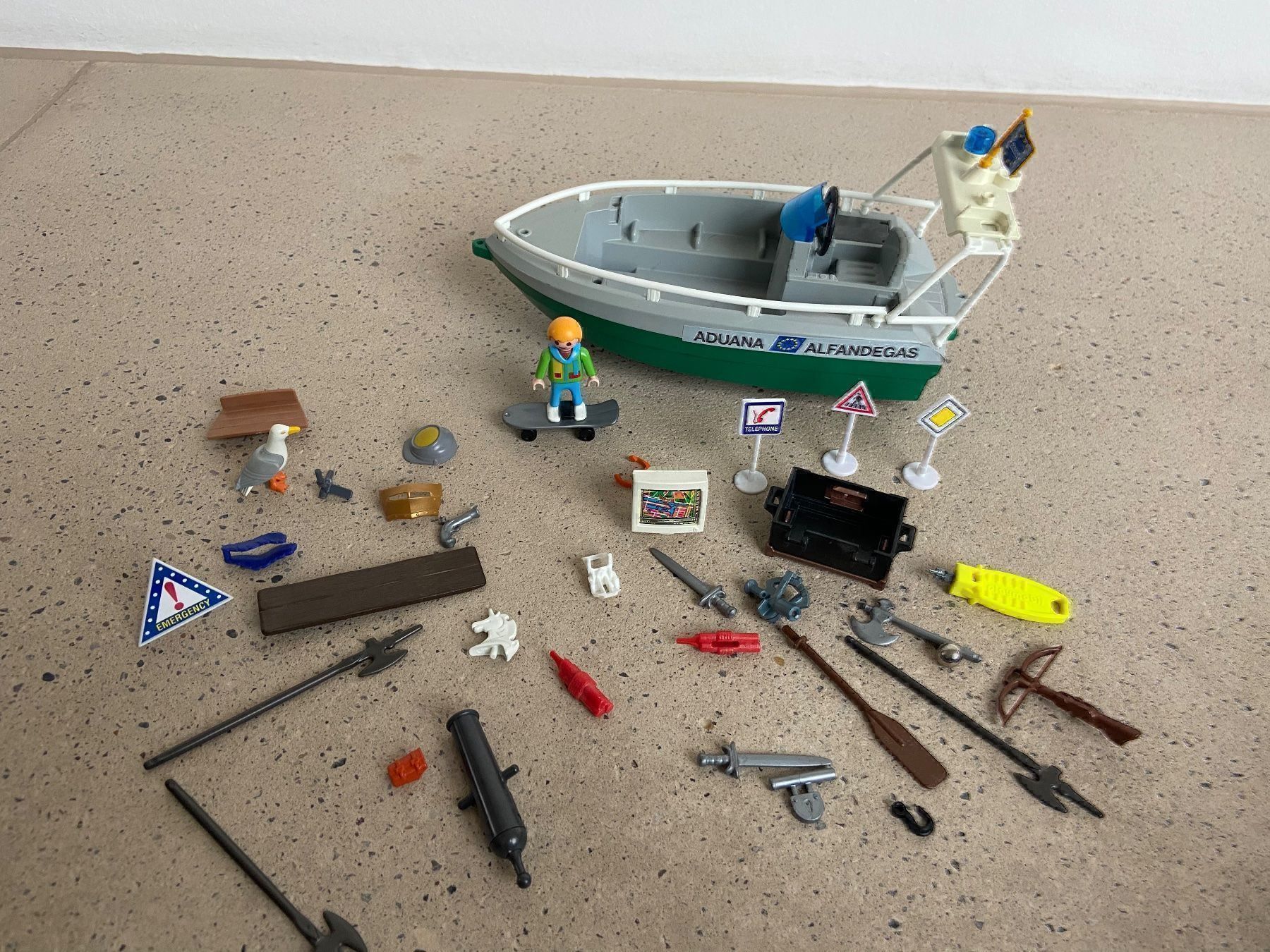 Lego Giocattoli: Playmobil Boot, Skatboarder und kl.Teile – Usato da Gipf-Oberfrick venduto da Iberico