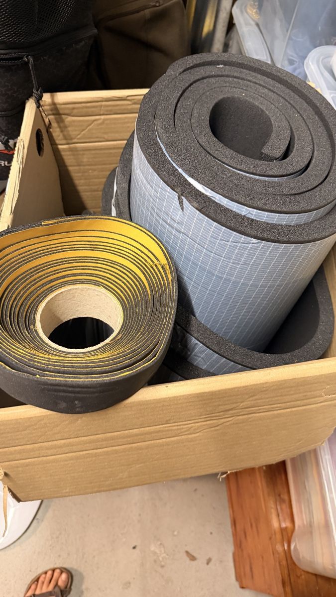 Matériau de remplissage: Armaflex Insulation Foam Rolls Adhesive Backing – D'occasion à Schlieren par helena.Gini 2